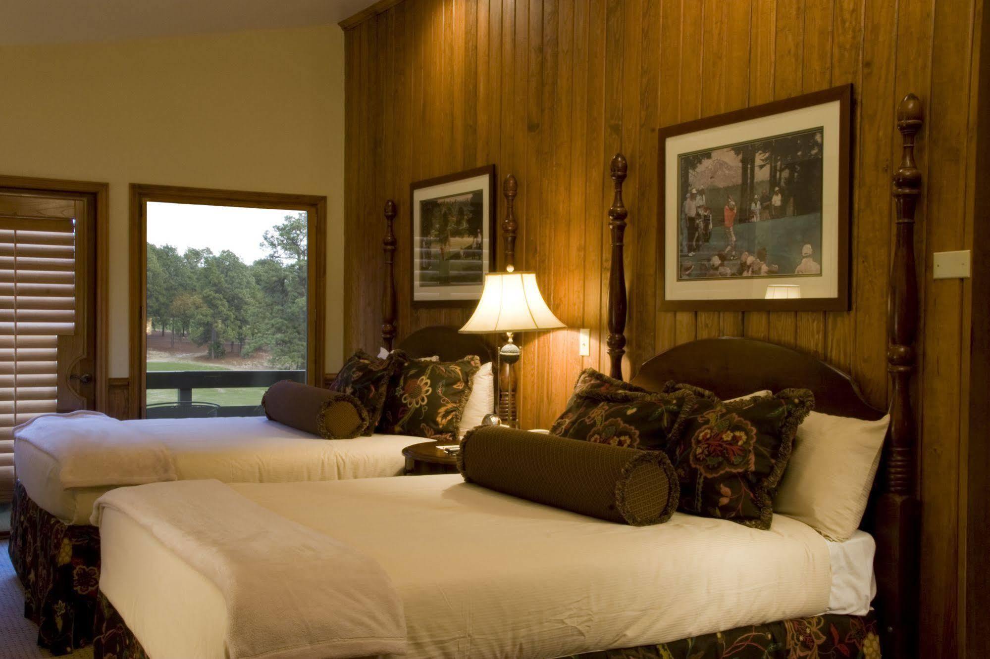 Pine Needles Lodge & Golf Club Садърн Пайнс Екстериор снимка